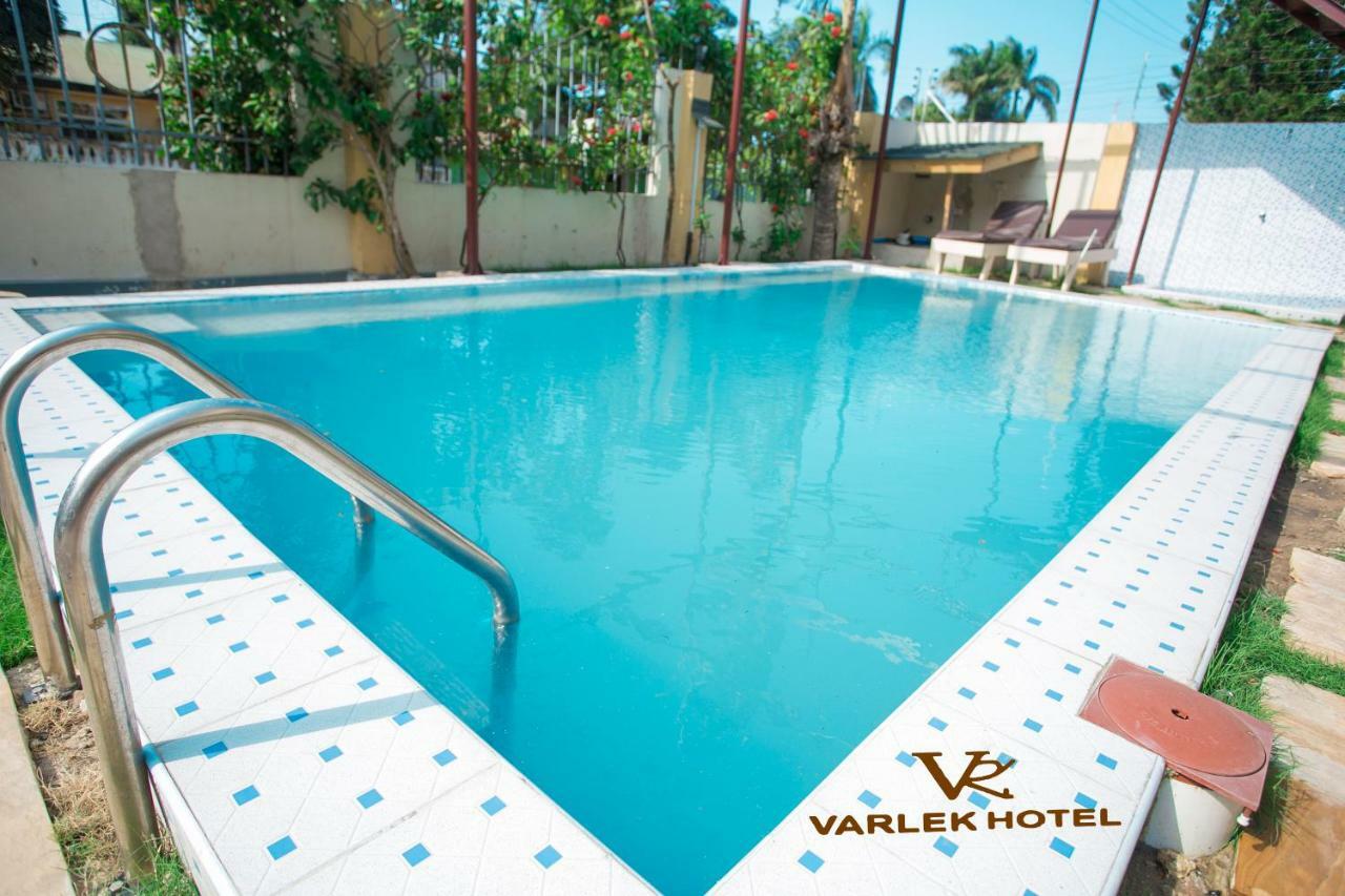 Varlek Hotel دار السلام المظهر الخارجي الصورة